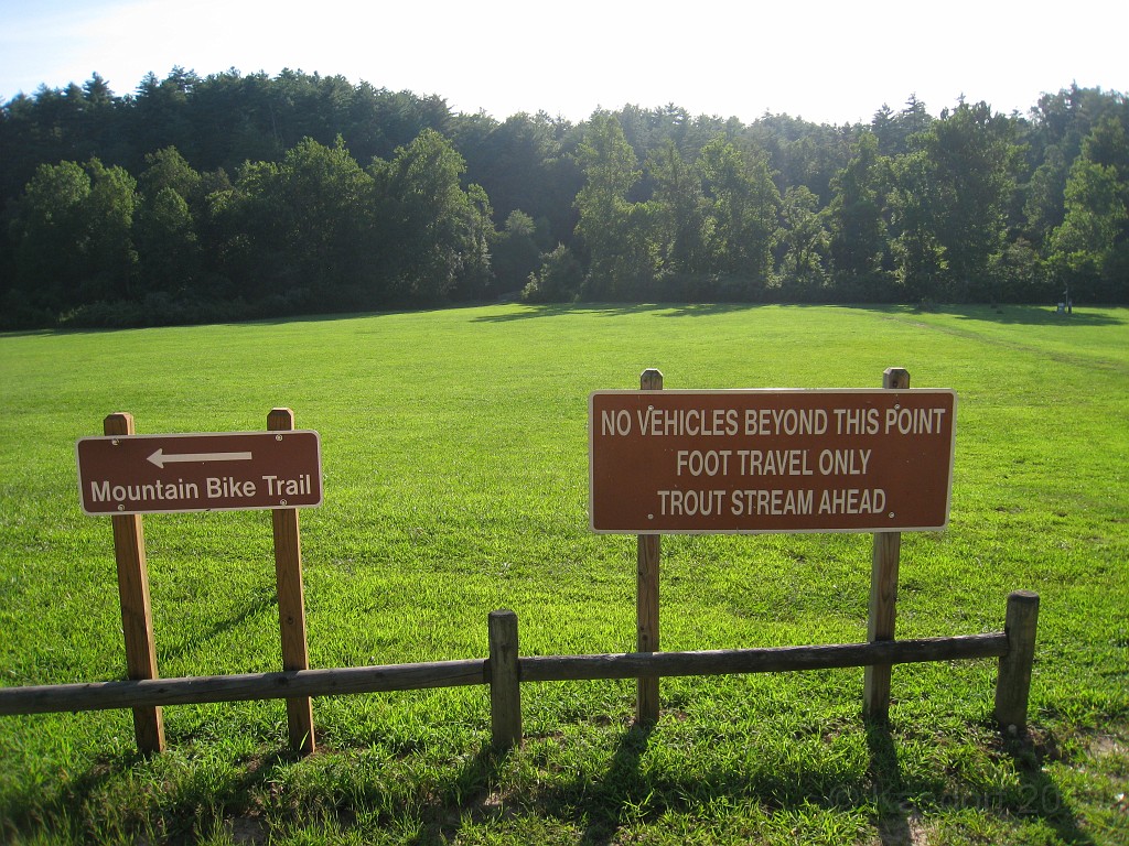 Helen to Unicoi 2010 0415.jpg - The start of the bike trail and trail to "the 'ol fishin' hole"
